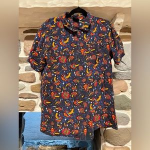 Santa Cruz Size M Mushroom Button-up